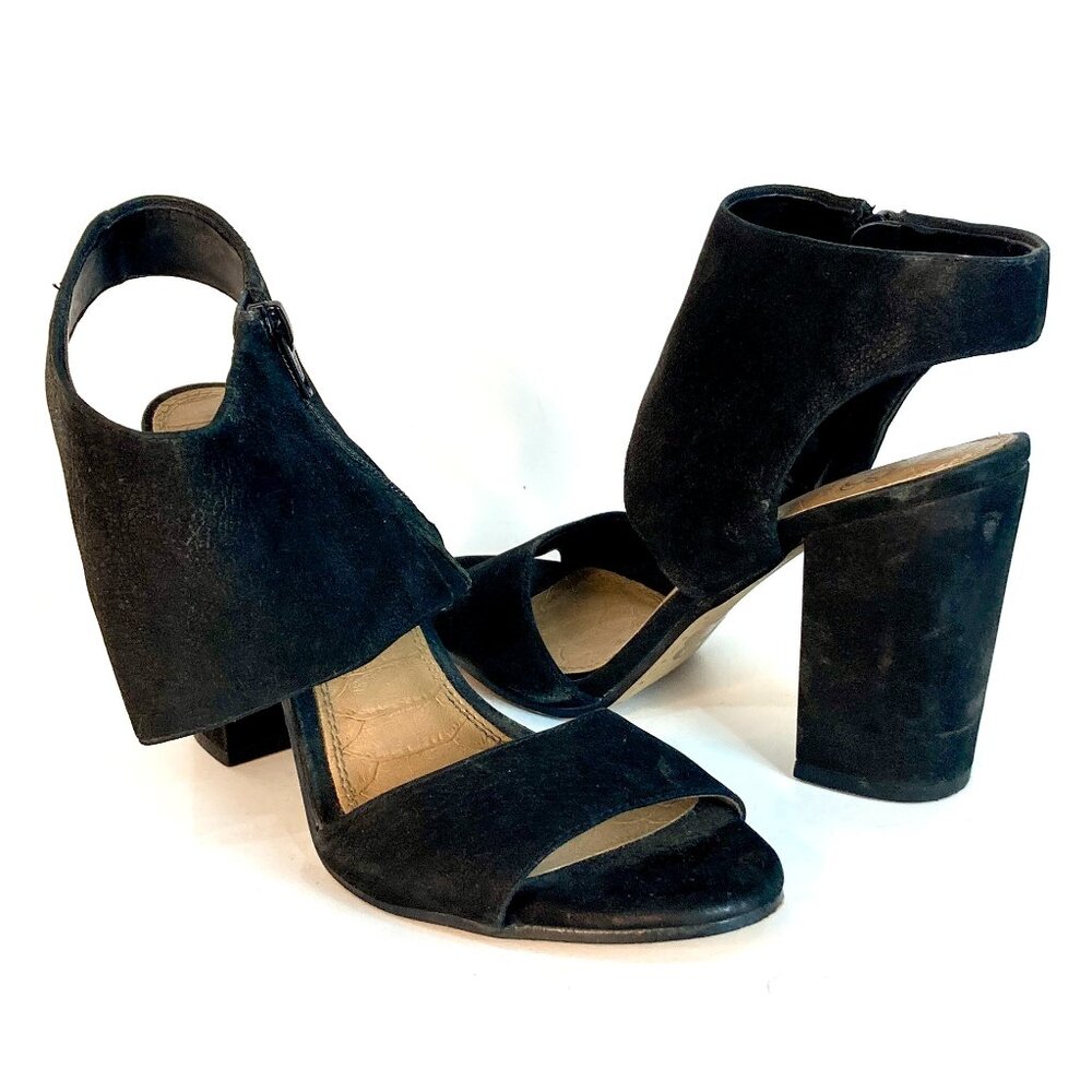 Gianni Bini Black Suede Take Cover Ankle Strap Cut Out Chunky Pump Heels Size 8
